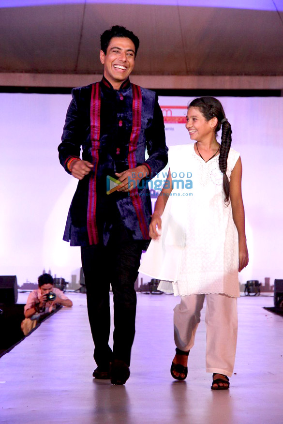 jacqueline fernandez tv celebs grace the global peace initiative 2015 26