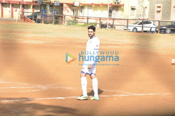 abhishek bachchan aditya roy kapur snapped at football practise 4