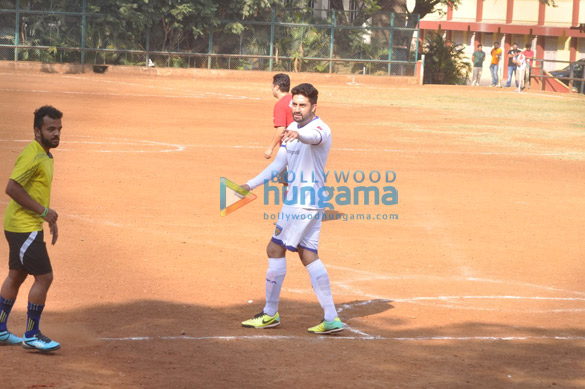 abhishek bachchan aditya roy kapur snapped at football practise 2