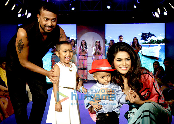sonal chauhan madhurima tuli and others walk the ramp to support access life ngo 3