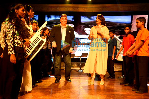 ranbir kapoor rishi kapoor neetu singh randhir kapoor at ccdt ngos 25th year celebration 4