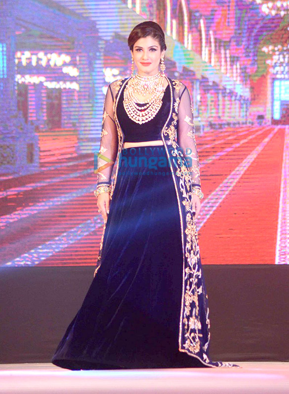 anil kapoor raveena tandon vidyut jamwal sunny leone grace 3rd india bullion jewellers awards 2015 3