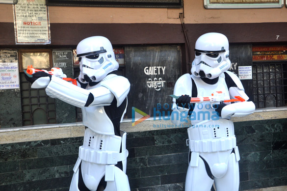 storm troopers visit gaiety galaxy theatre in mumbai to promote star wars the force awakens 2