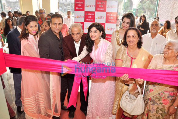 sapna pabbi karishma kotak zoya afroz grace the launch of jashn store fashion show in lucknow 2