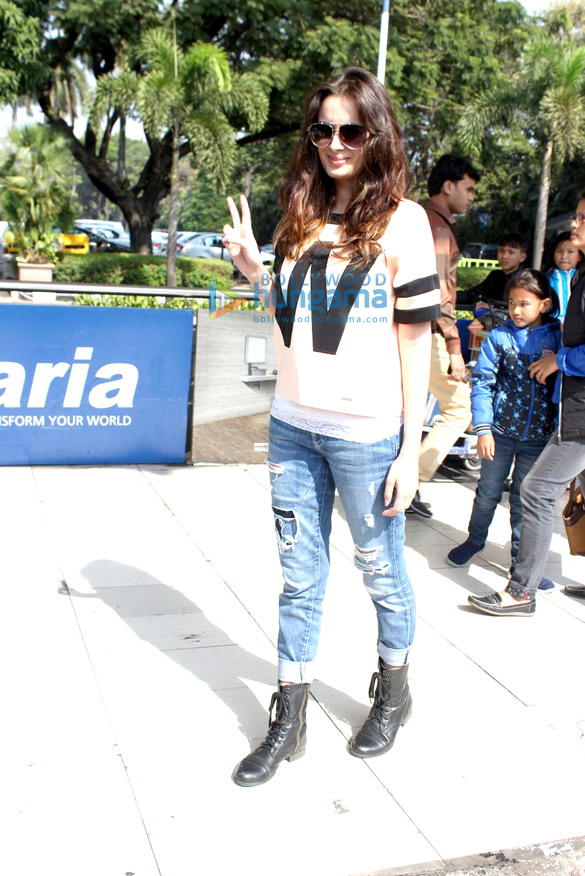 priyanka chopra dia mirza snapped at the airport 3