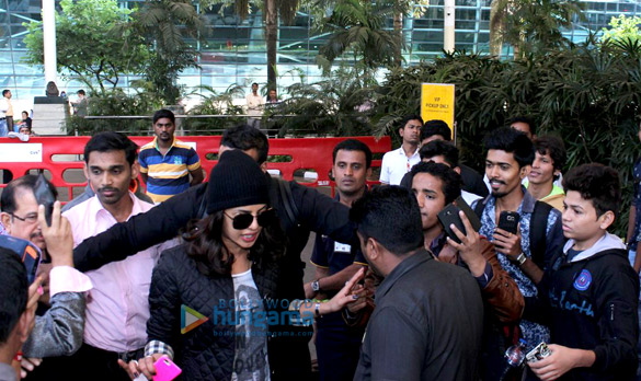 priyanka chopra snapped at domestic airport on her arrival from delhi 8