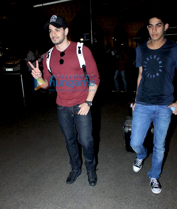 sooraj pancholi departs to celebrate new year in goa 7