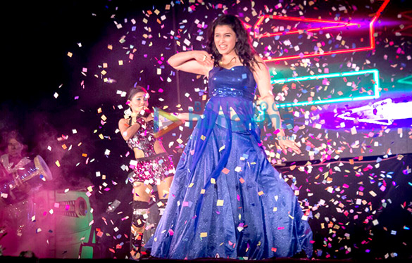 mannara performs at country clubs new year bash in bangalore 3