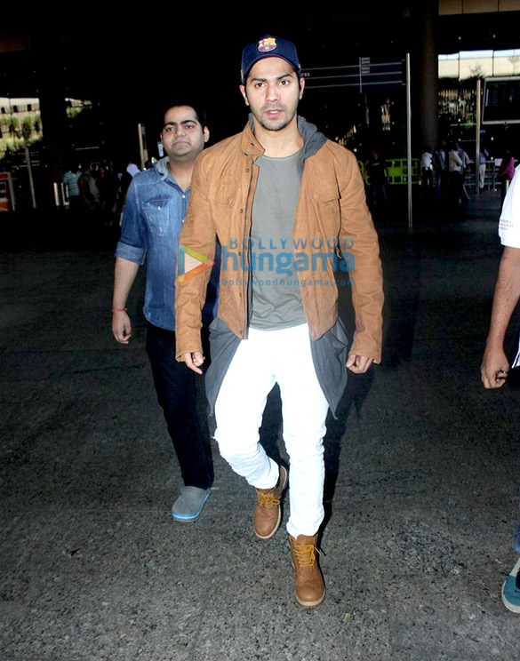 varun dhawan arrives from rome after his new year holiday 4
