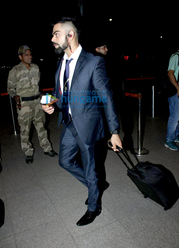 mahendra singh dhoni virat kohli and others snapped leaving for australia tour 3