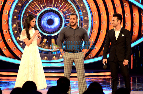 promotions of sanam re on the sets of bigg boss 9 4