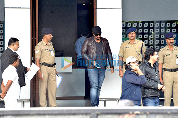 saif ali khan kareena kapoor khan ranveer singh and others return from saifai mahotsav 5