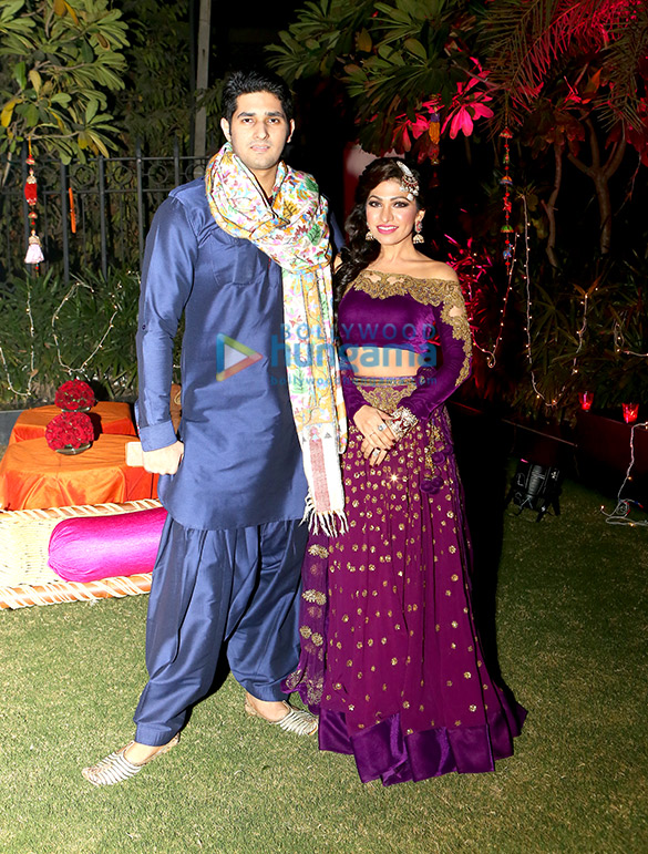 tulsi kumar celebrated her first lohri post wedding in delhi 7