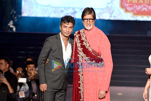 amitabh bachchan and others at vikram phadnis 25 years in the fashion industry celebration 3