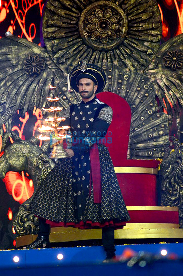 bollywood biggies perform at the umang police show 2016 45