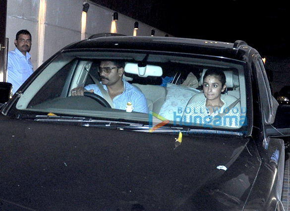 sidharth malhotra alia bhatt snapped post dinner at diwan house 6