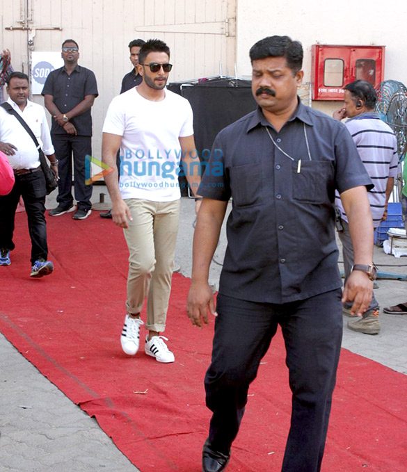 ranveer singh snapped post an ad shoot at mehboob studio 2