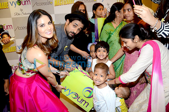 sunny leone meets the special kids from access life ngo 6