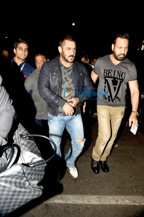 salman khan riteish deshmukh preity zinta sangeeta bijlani daisy shah leave for mumbai heroes match in ahmedabad 2