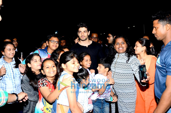sooraj pancholi visits met college 8