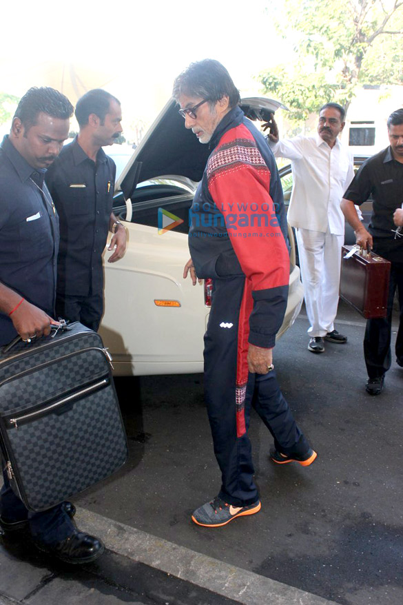 amitabh bachchan abhishek bachchan others snapped at the airport 2