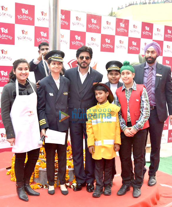 shah rukh khan graces the launch of kidzania in delhi 5