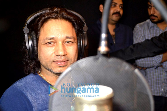 kailash kher snapped at a song recording 3