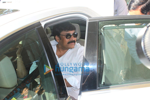 r madhavan lara dutta chiranjeevi and others snapped at the airport 4