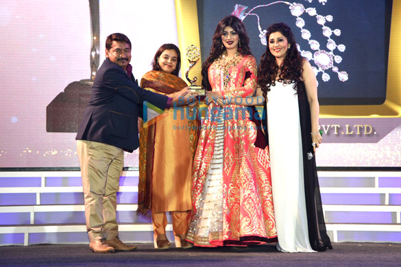 daisy shah shriya saran ameesha patel and others at the national jewellery awards 2016 8