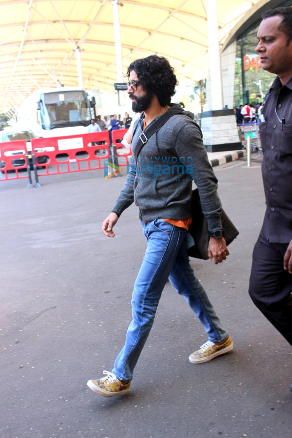 arjun rampal abhishek bachchan and others snapped at the airport 16