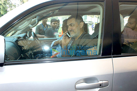 aamir khan arrives after shooting for dangal in delhi 10