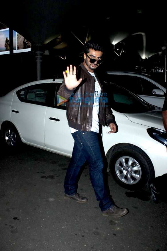arjun kapoor ameesha patel others snapped at the airport 13