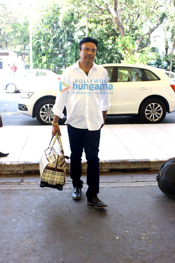 arjun kapoor ameesha patel others snapped at the airport 5