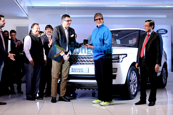 amitabh bachchan with his brand new range rover 2