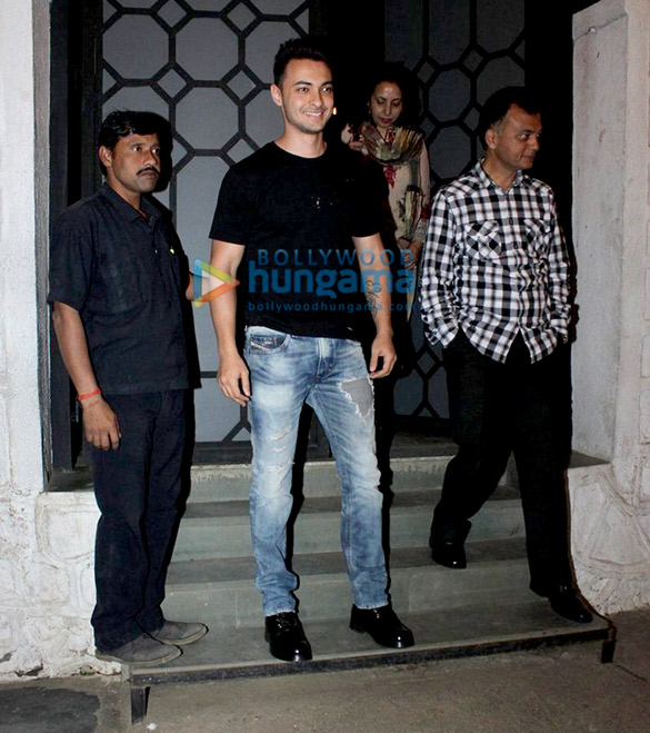 arpita khan snapped with hubby at the korner house 5