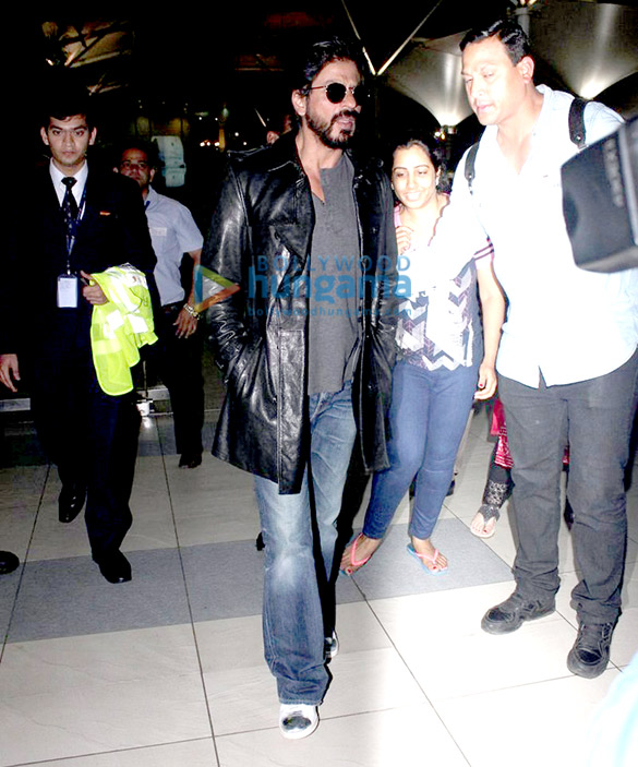 shah rukh khan returns from delhi after the launch of fan anthem 7