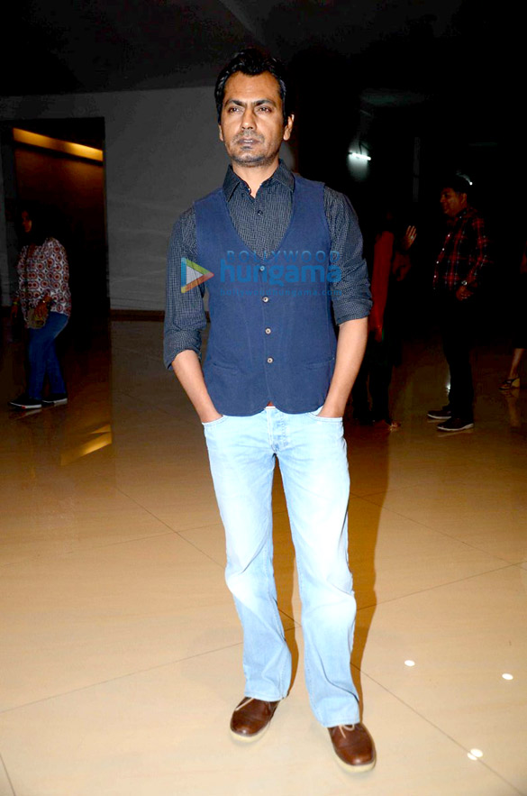 celebs grace the special screening of aligarh 12