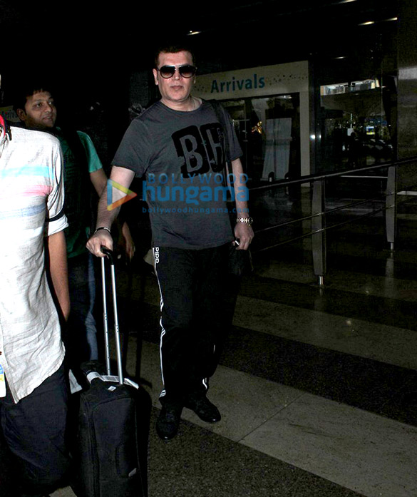 aamir khan ileana dcruz bipasha basu and many others snapped at the domestic airport 21