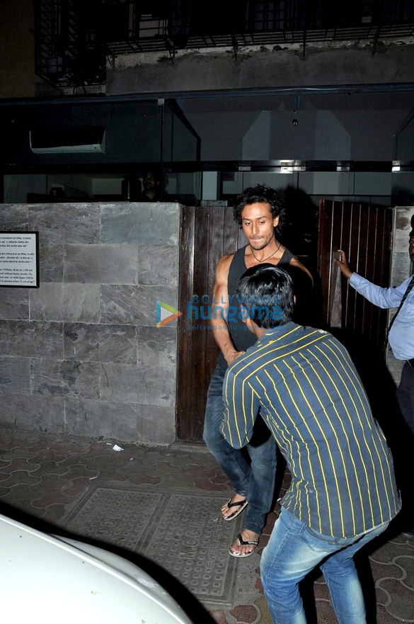 tiger shroff snapped with his rumored girlfriend disha patani 3