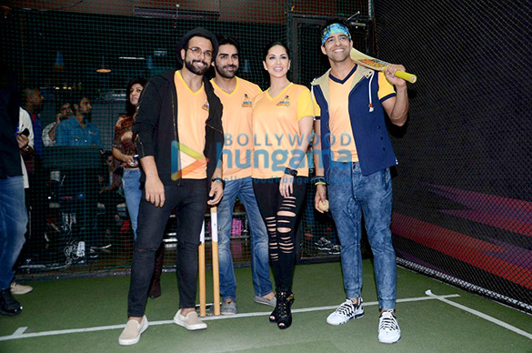 sunny leone promotes her bcl team the chennai swaggers at smaaash mumbai 6
