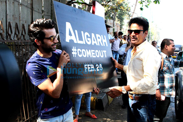 cast of aligarh at the protest march with college students 8