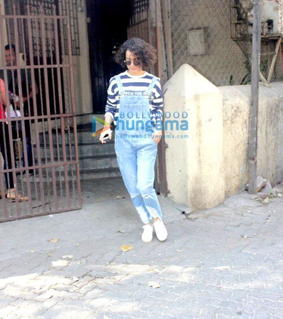 kangna ranaut snapped post dubbing session at a studio in the suburbs 3
