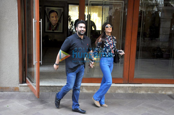 celebs visit sanjay dutt at his home in bandra 4