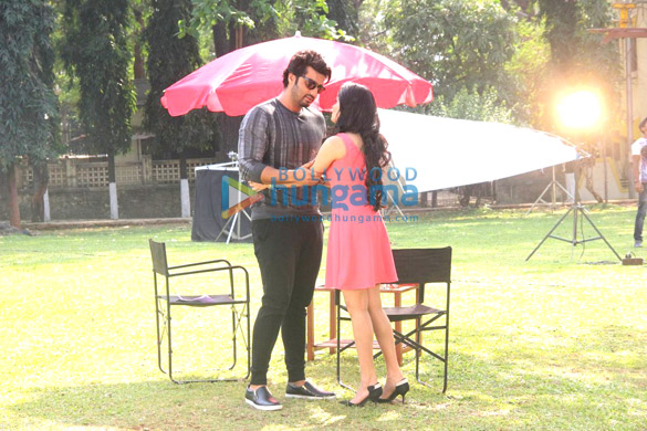 arjun kapoor promotes ki ka on a tv serial sets 5