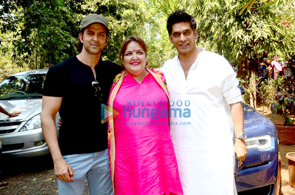 hrithik roshan and family snapped at shiv ratri celebrations 16
