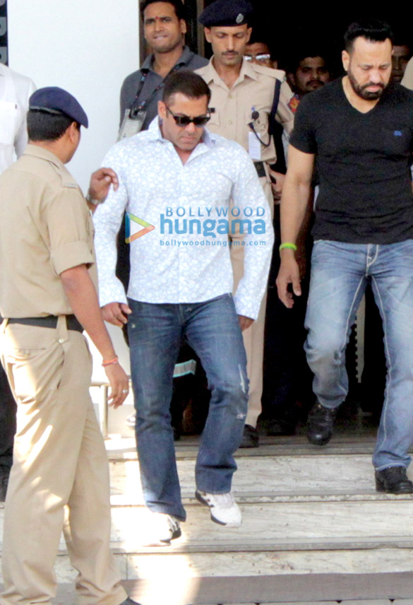 salman khan returns from jodhpur hearing lands in mumbai 3