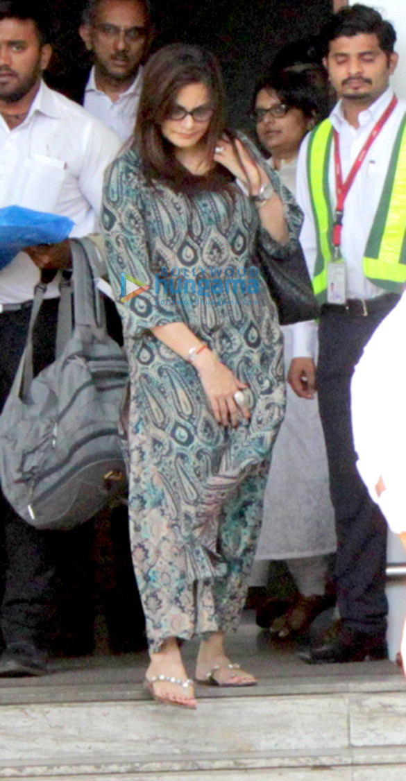 salman khan returns from jodhpur hearing lands in mumbai 6