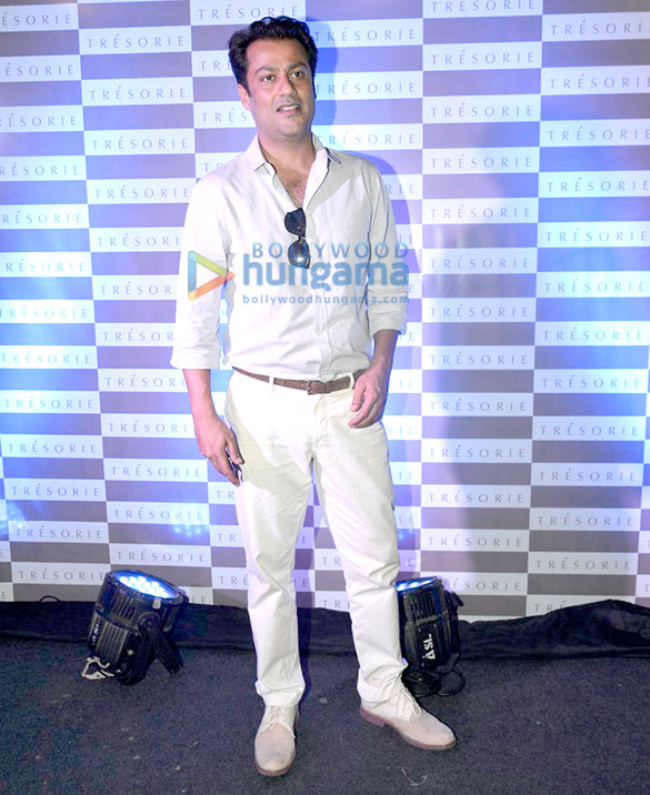 hrithik roshan bobby deol at the launch of tresorie store 20