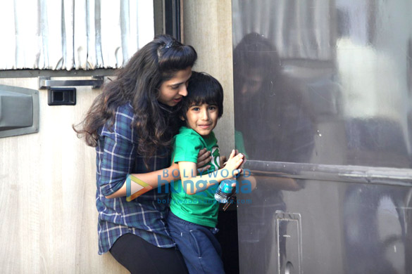 emraan hashmi snapped with his kid during the shoot of azhar 7
