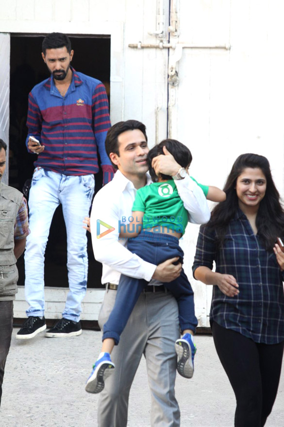 emraan hashmi snapped with his kid during the shoot of azhar 4